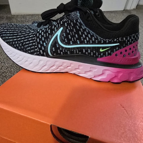 Nike React Infinity Run FK3: Black/Dynamic Turq-Pink Prime - Picture 8 of 8